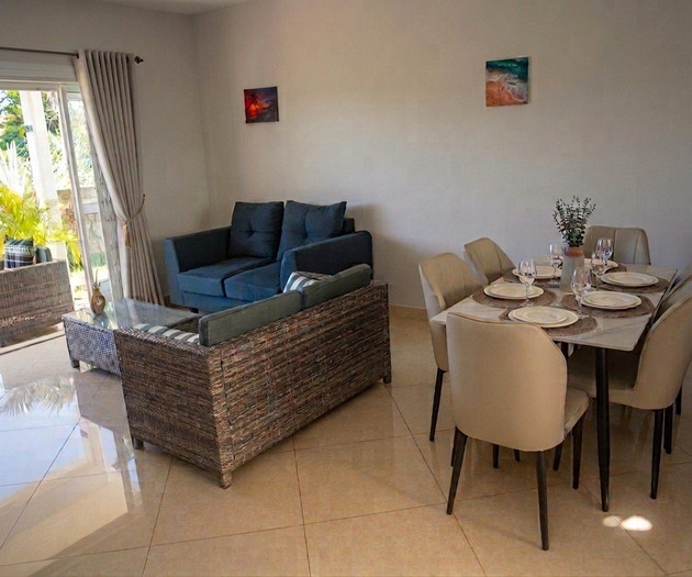 Living and dining combo space