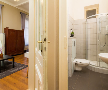 Quaint Dorchester ROOM with Ensuite Bathroom