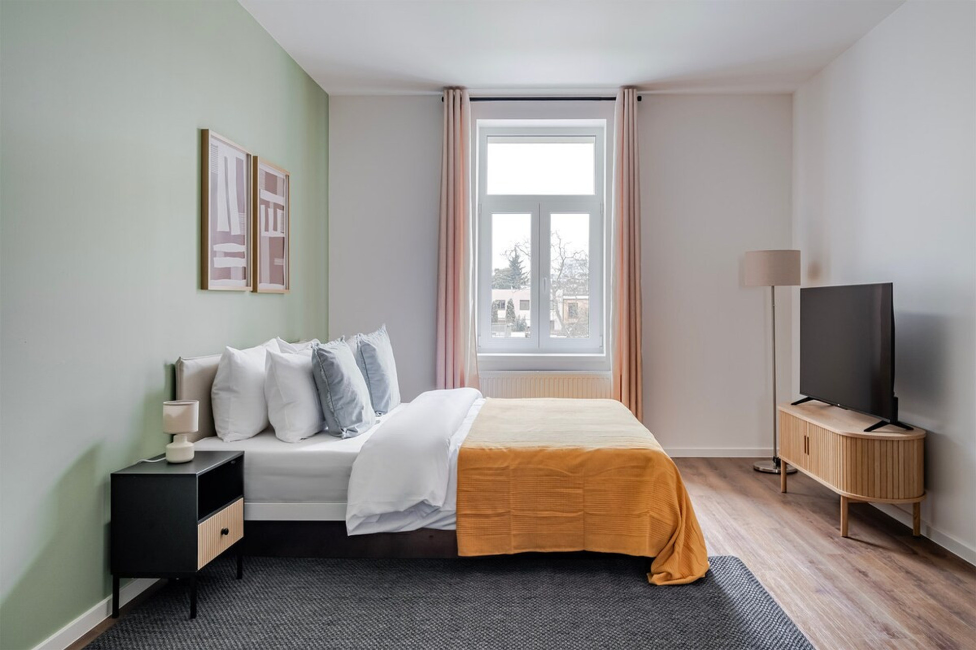 Queen Size Bed