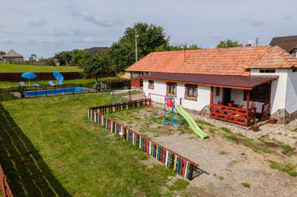 Transylvanian Cottage with Private Swimming Pool