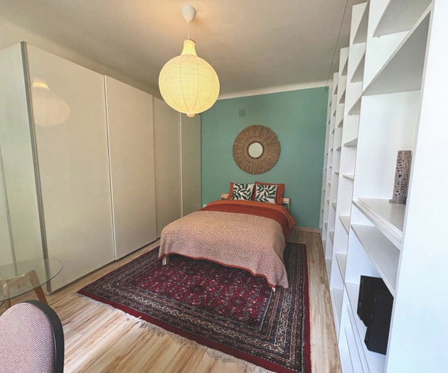 Quiet renovated studio with home office