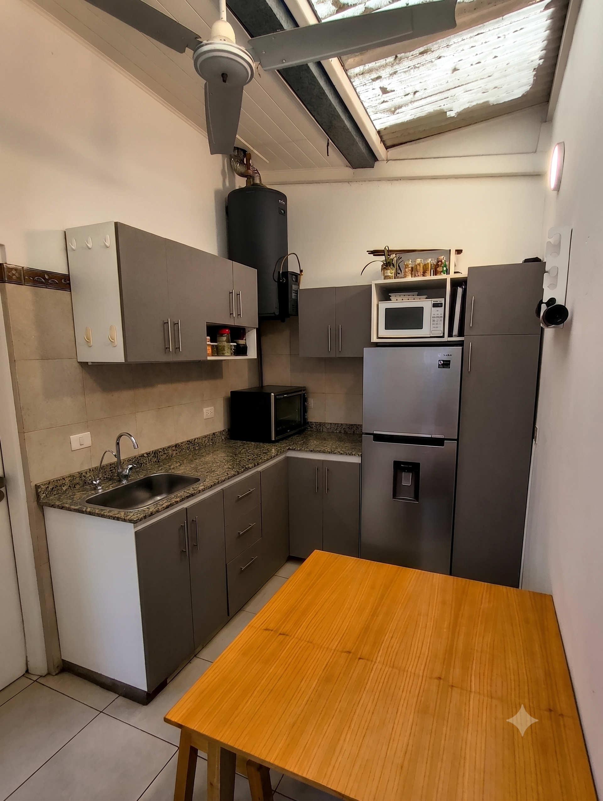 Compact kitchen with appliances