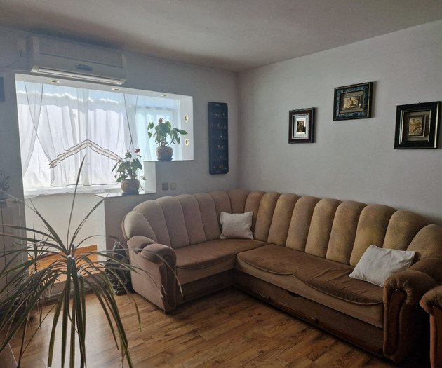 Large Group Accommodation Bucharest, 4 apt,20slips