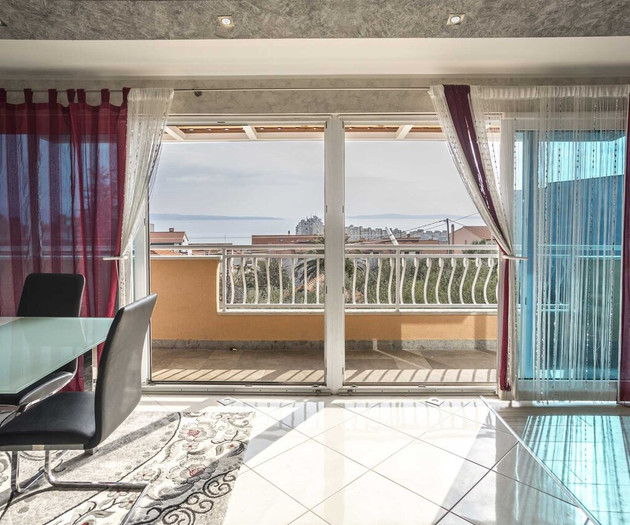 Luxury apartment close to Znjan beach w. sea view