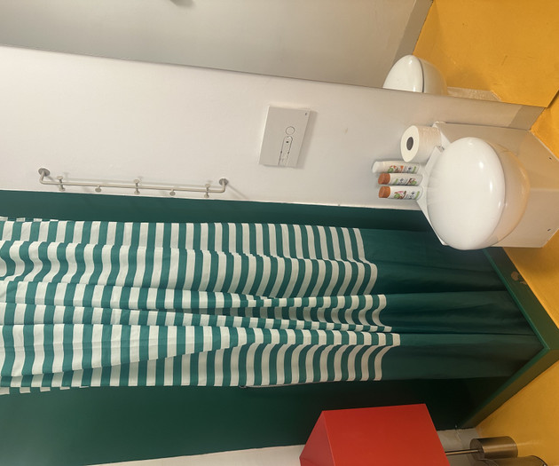 bedroom with private bathroom and patio N.4