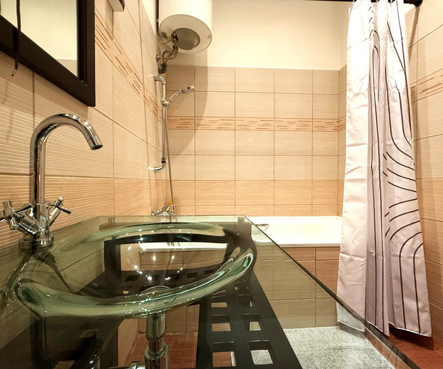 Central 2-Bedroom Apartment with Private Balcony