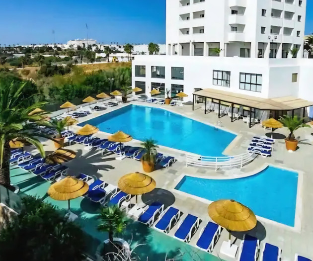 Remote Work Apartment with Pools & Spa