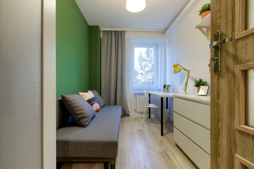 Room 20 minutes from Downtown modern apartment preview