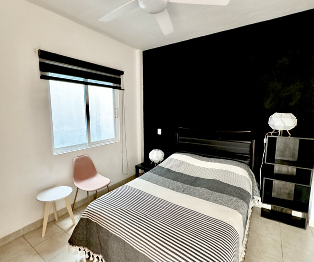 Flat 1/3_ 500mbps Wifi, Desk with office chair