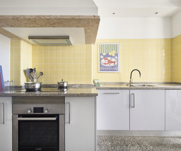 Room 1- Av. Barbosa du Bocage 52 3