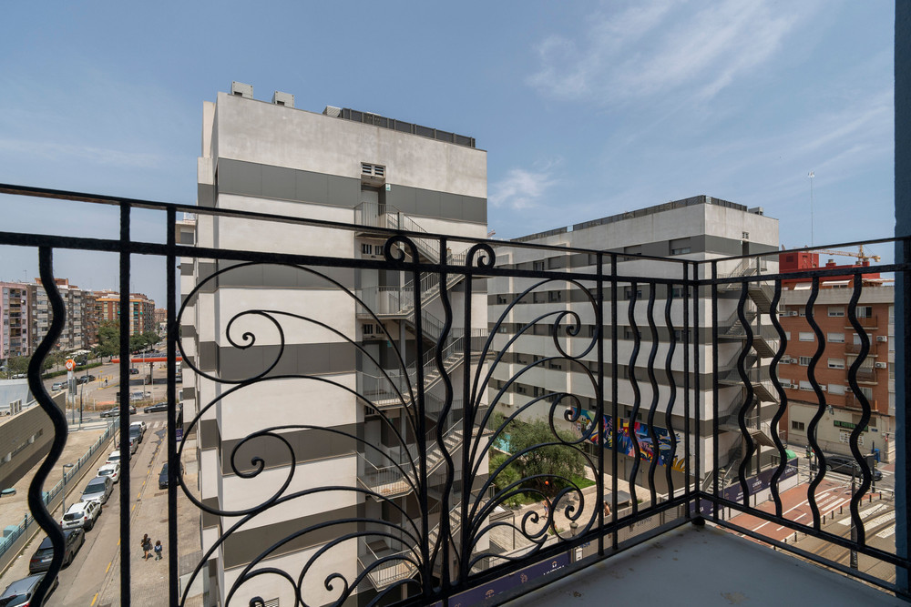 Charming three-bedroom apartment preview
