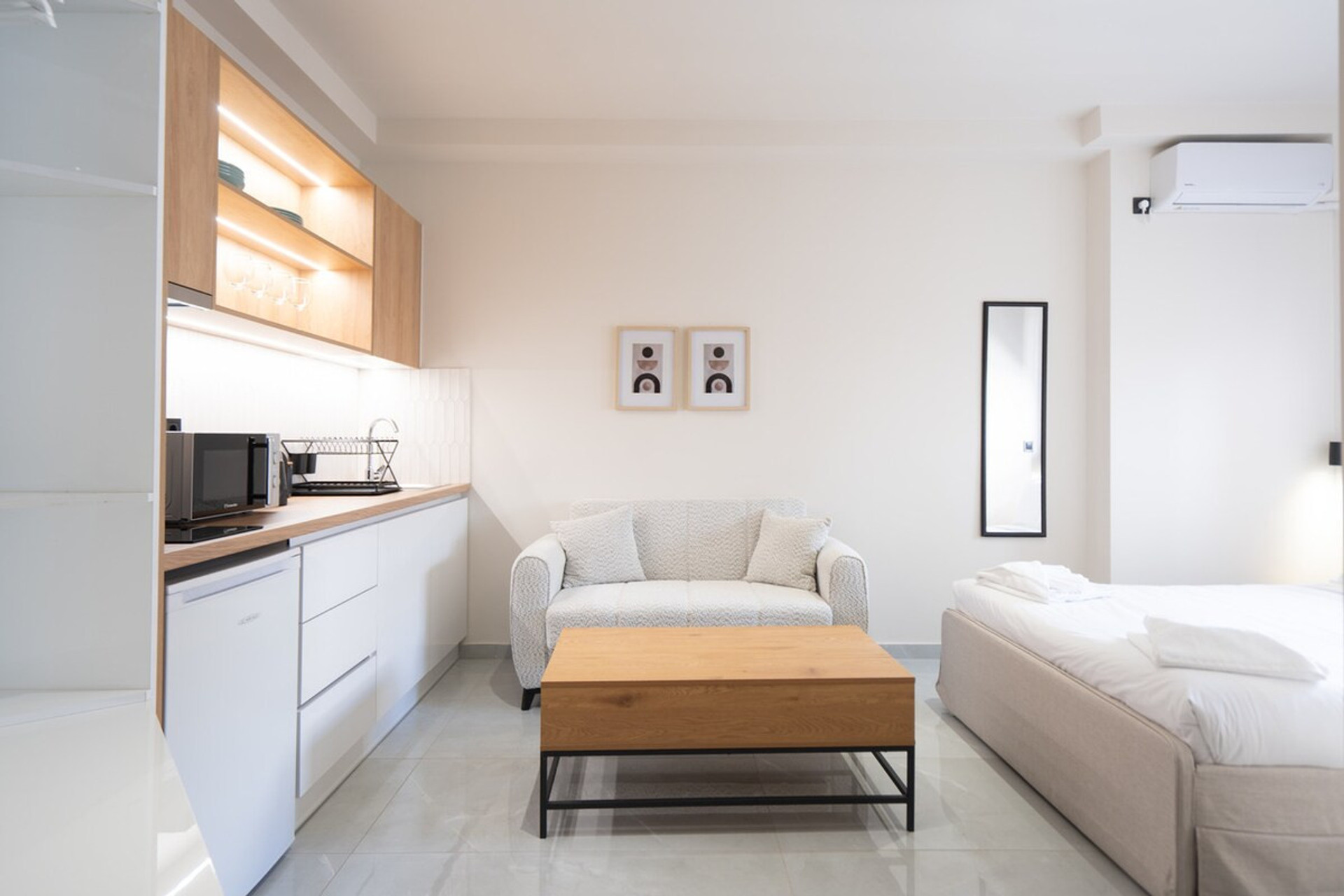 Living area image 3