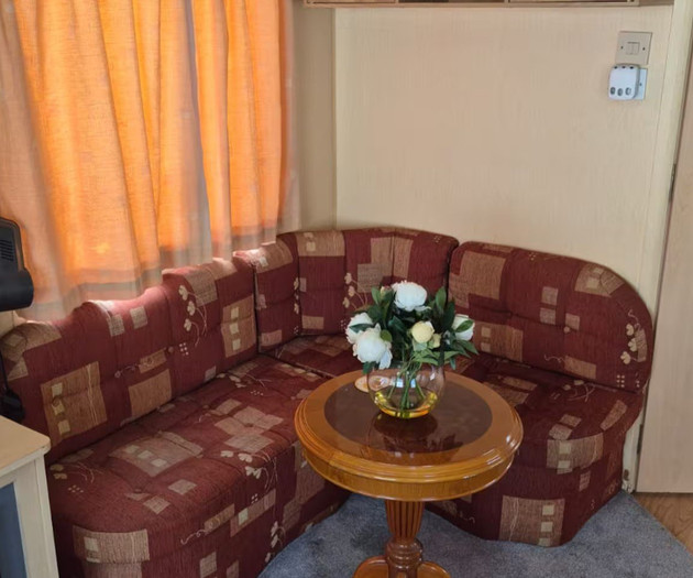 Cozy 2 Bedroom Place | Free Parking | Pet Friendly