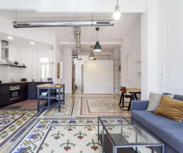 WONDERFUL LOFT BY QUART TOWERS MONTH RENTALS. Wifi