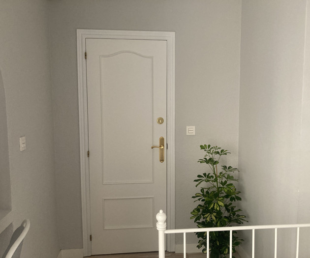 Tossal room - Spacious, bright, open closet