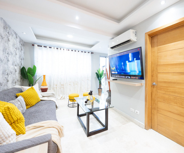 City Vibes 2BR | Long Stays, Fast WiFi