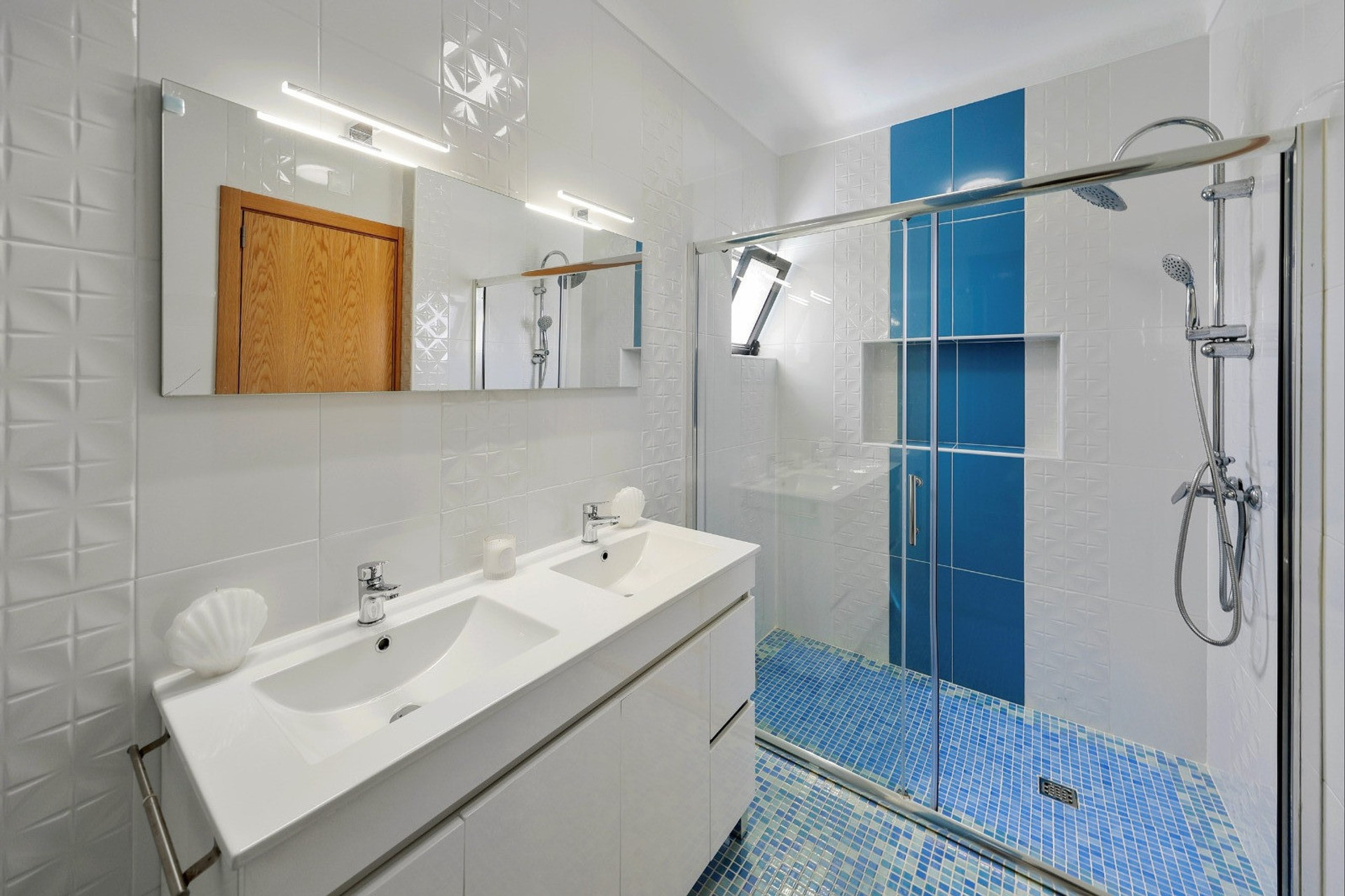 Bathroom of the master bedroom