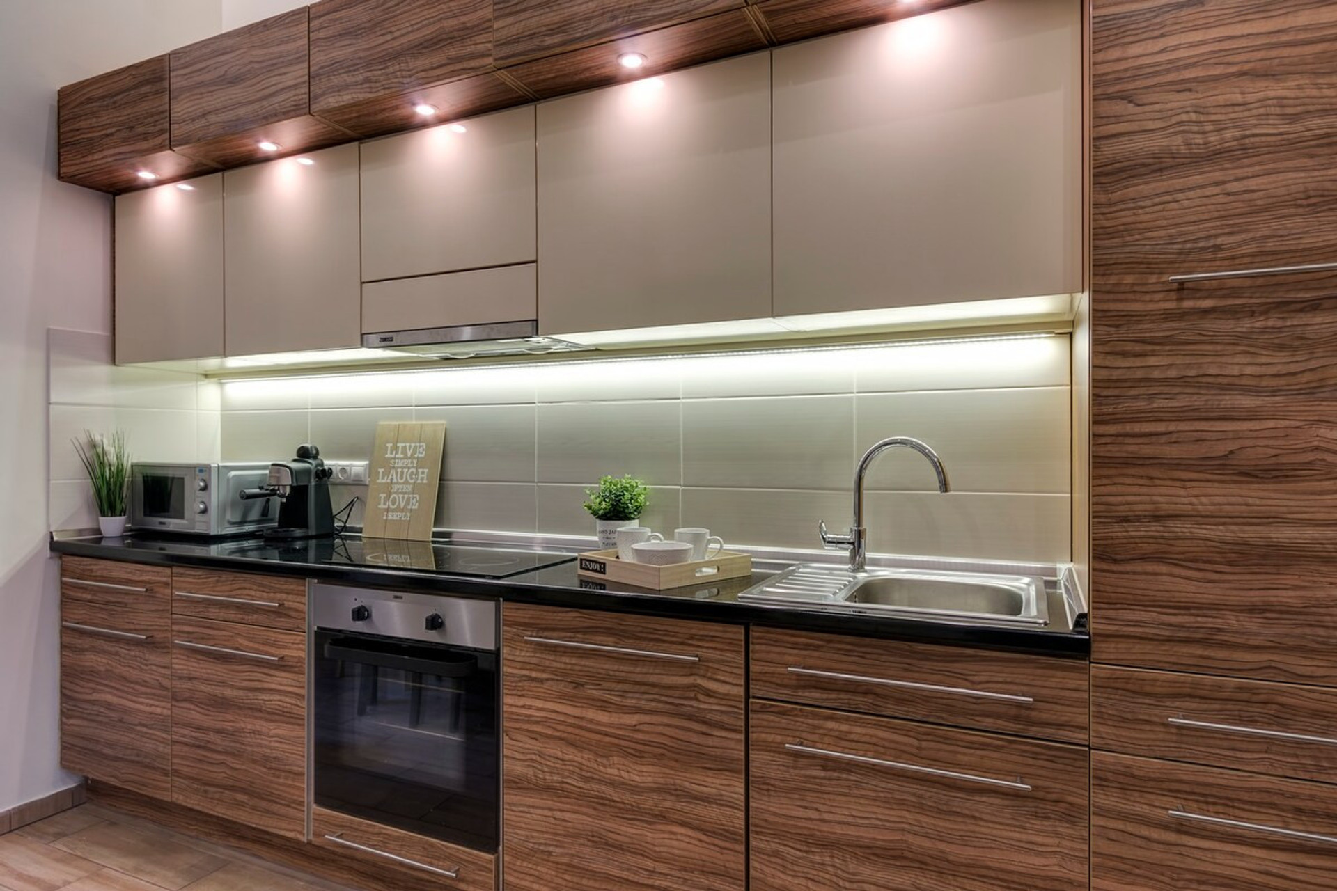 Full kitchen image 3