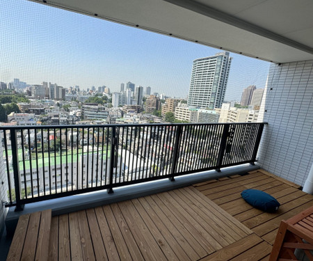 luxurious high floor apartment in Tokyo