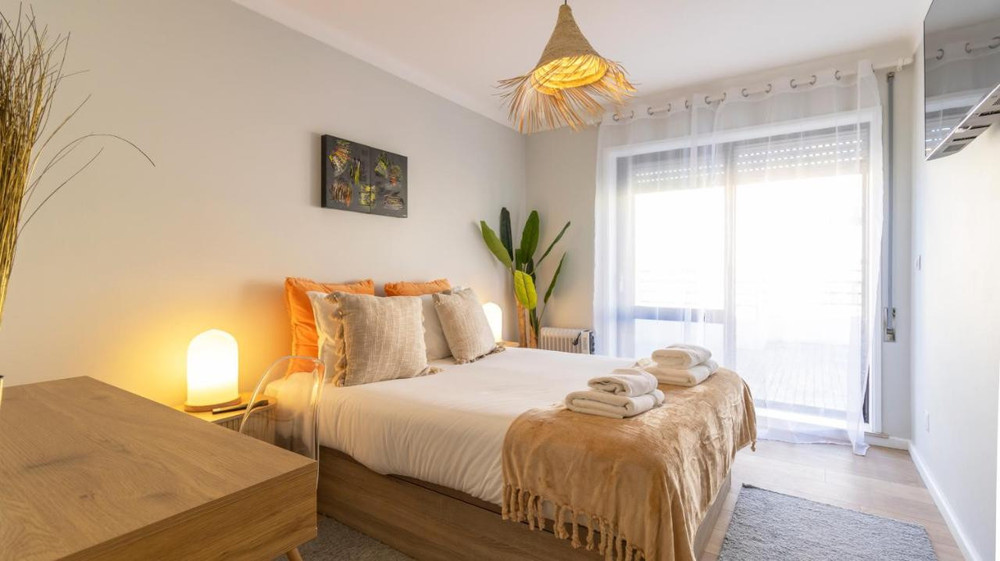 Spacious 3-Bedroom Apartment with Terrace – Bessa preview