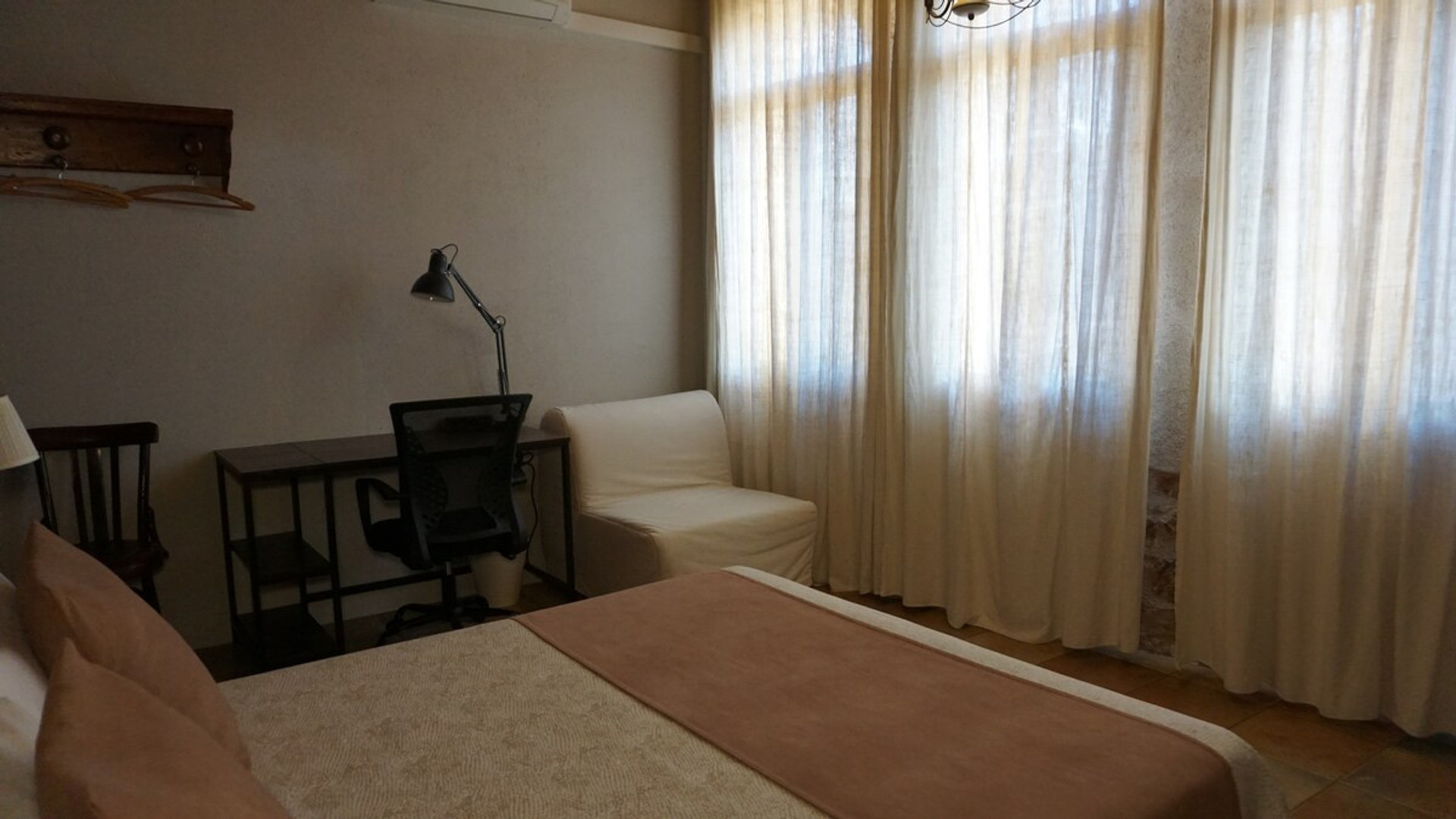 Bedroom image 2
