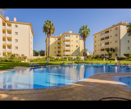 Vilamoura Sunny 2BDR Apartment by LovelyStay