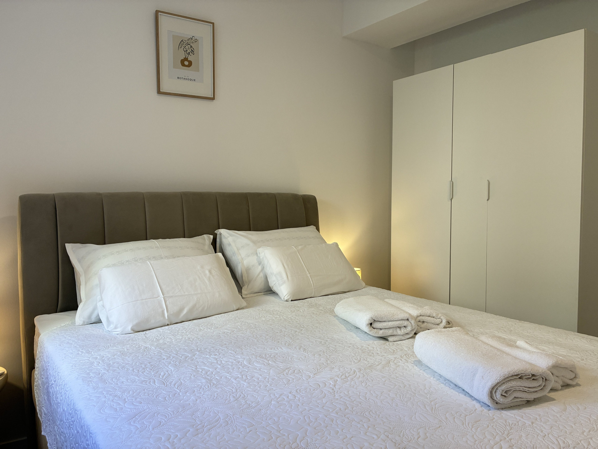 Double bedroom with wardrobe