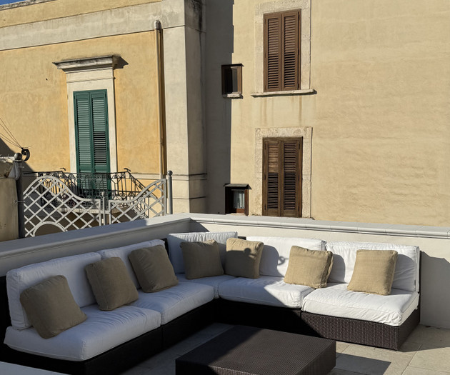 Charming Home with Terrace  & Jacuzzi in PUGLIA