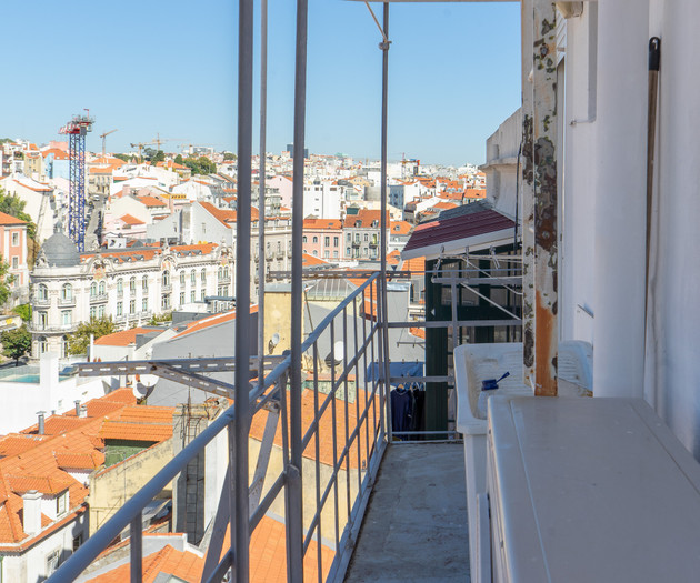 2Br Duplex: city center-Terrace with a River View!