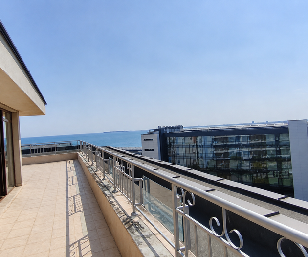 Sea View Penthouse • 3BR • 126m² + Terrace • Pools