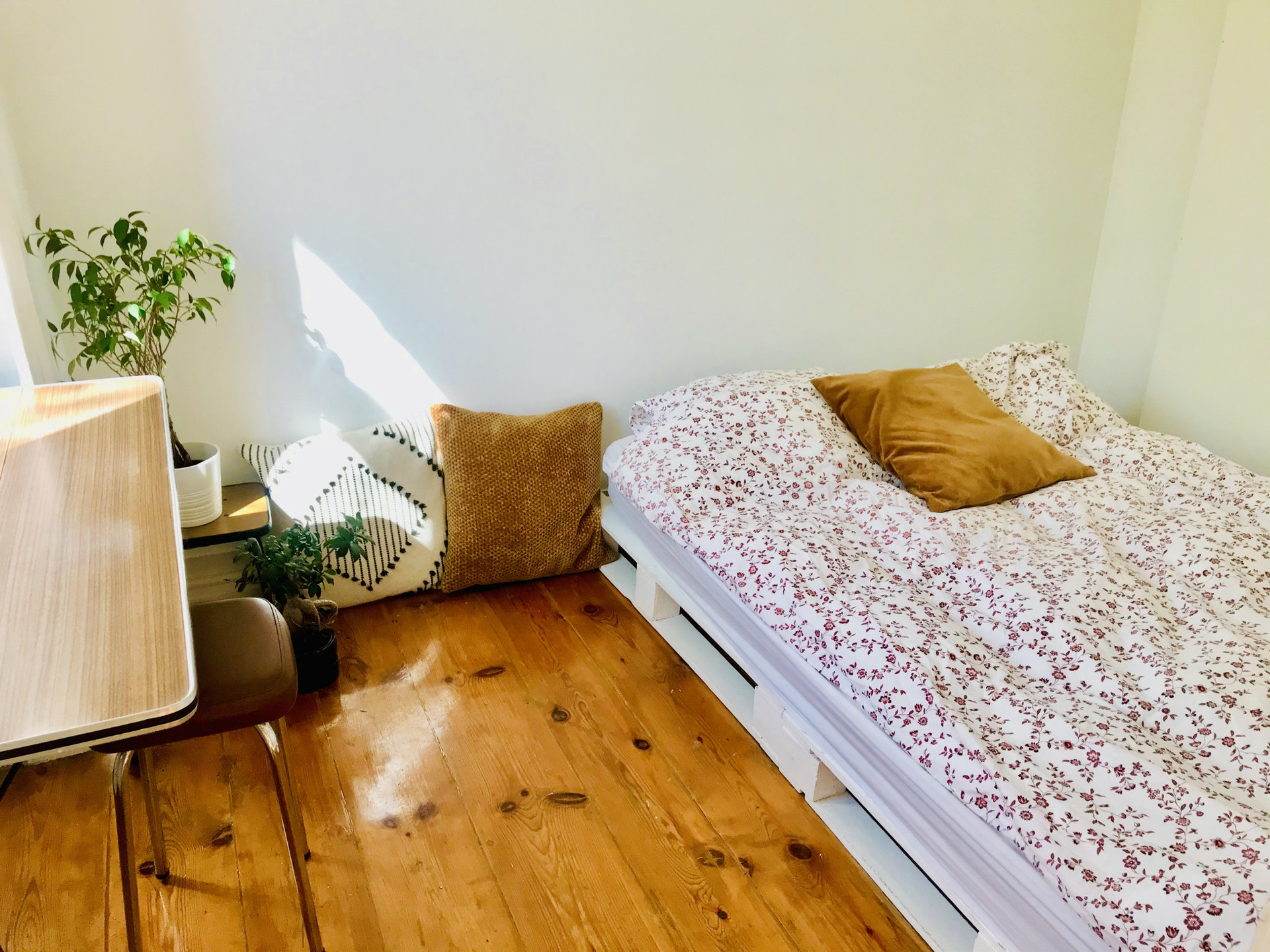 The bedroom 