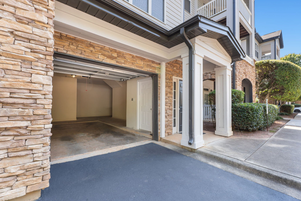 Crossroads Townhome 2BR with Garage 1 preview