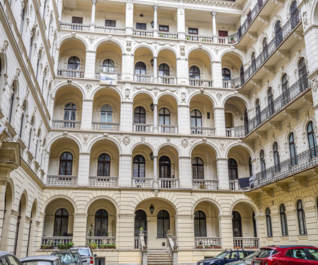 Modern apt next to the Opera with A/C&balcony sett