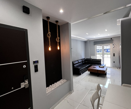 Luxury Modern Spacious 2 B/R Apartment