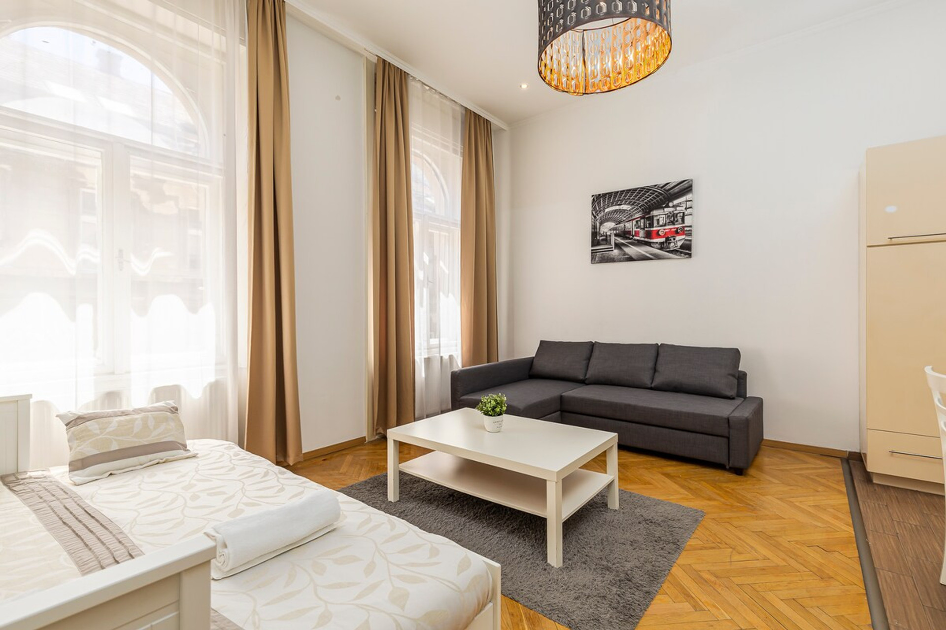 Living room image 3