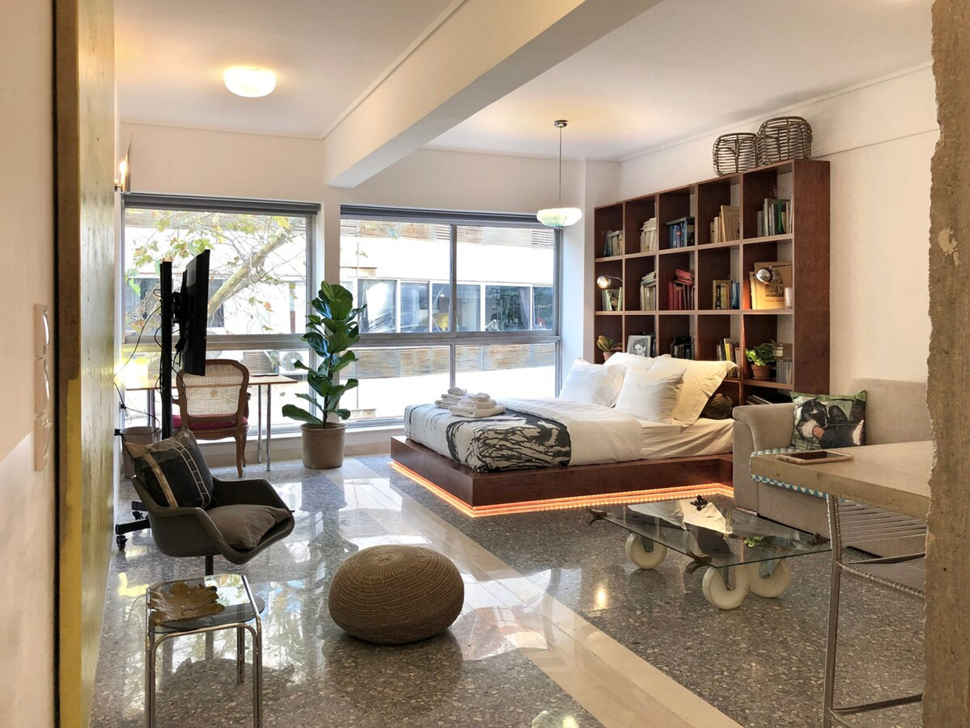 Bedroom image 9