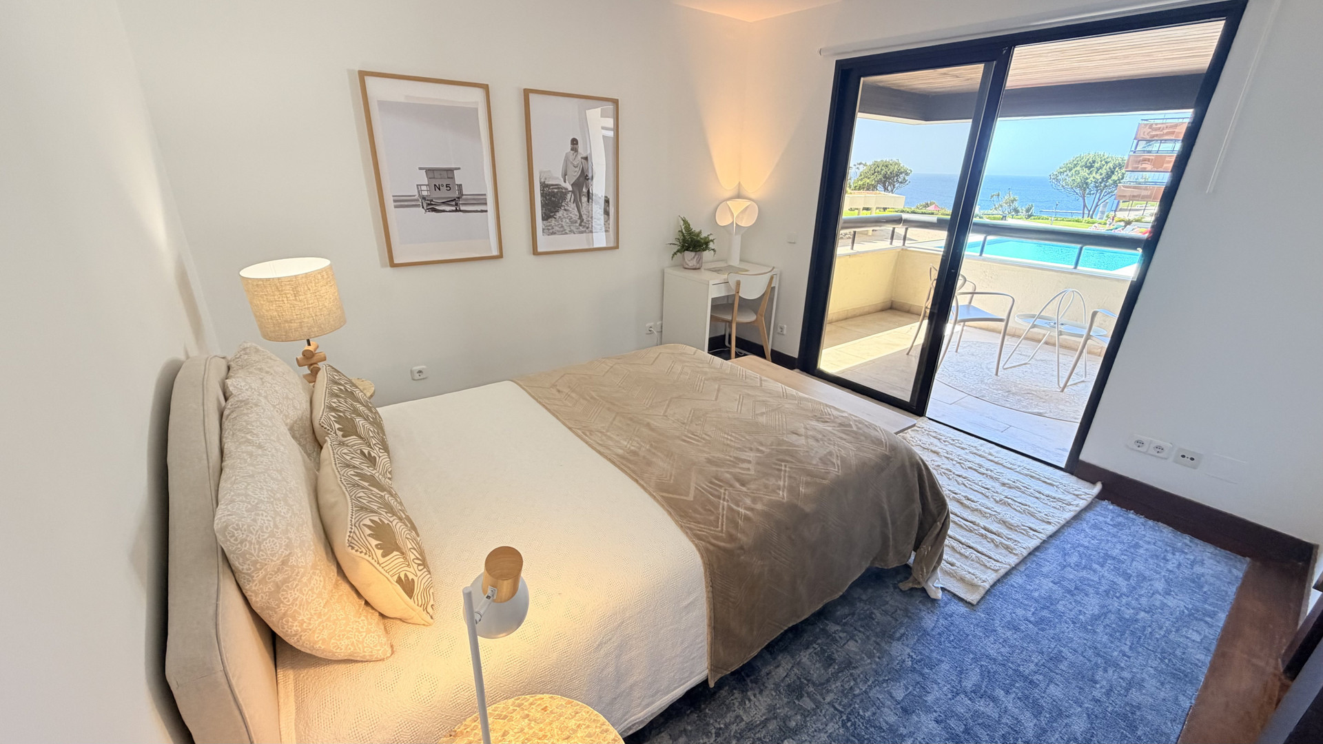 Bedroom with sea-view balcony