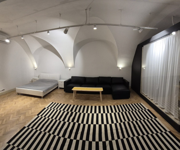 Veľký 72 m2 jednoizbový byt v centre BA