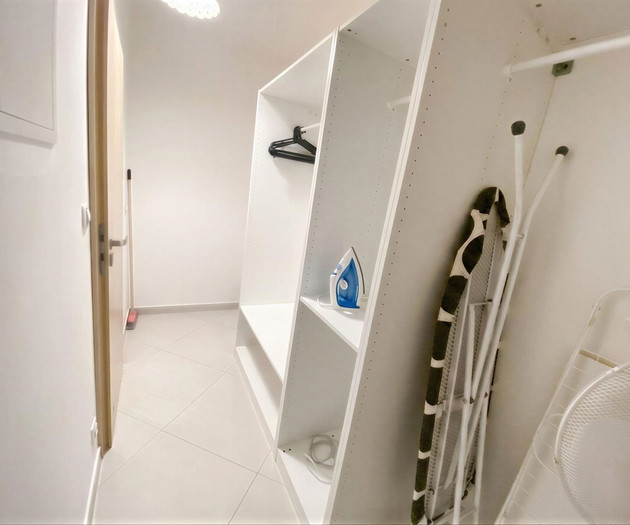 Modern Renovated Apartment with Balcony