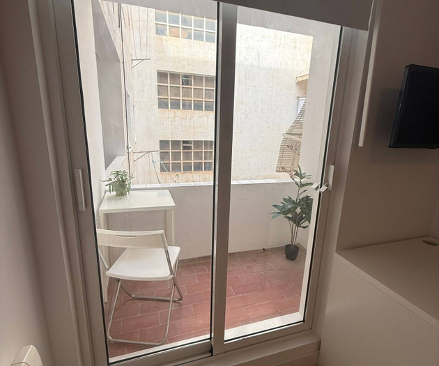 Double bedroom with private bathroom