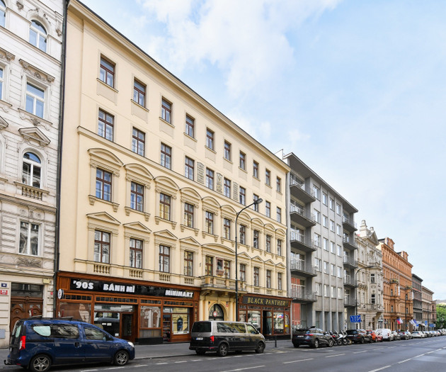 Prostorný apartmán s terasou v srdci Prahy - Žitná
