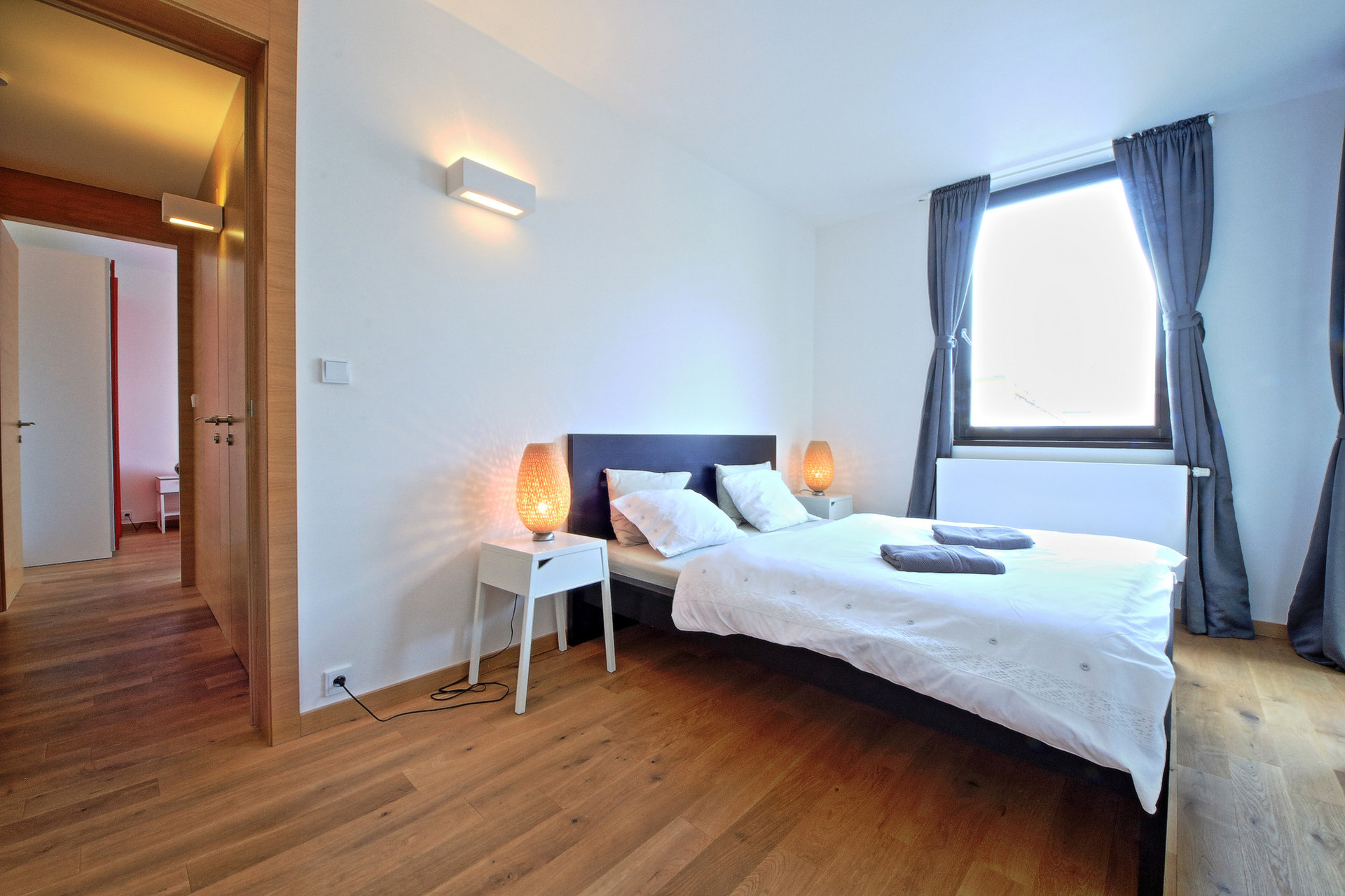 1st bedroom w/double bed