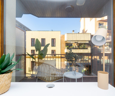 Room with terrace in Girona Center