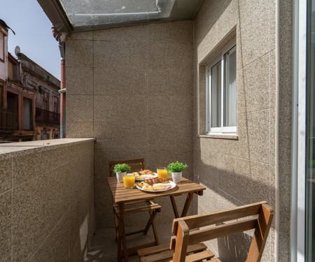 Spacious Noble Apartment w/ Balcony | Ribeira