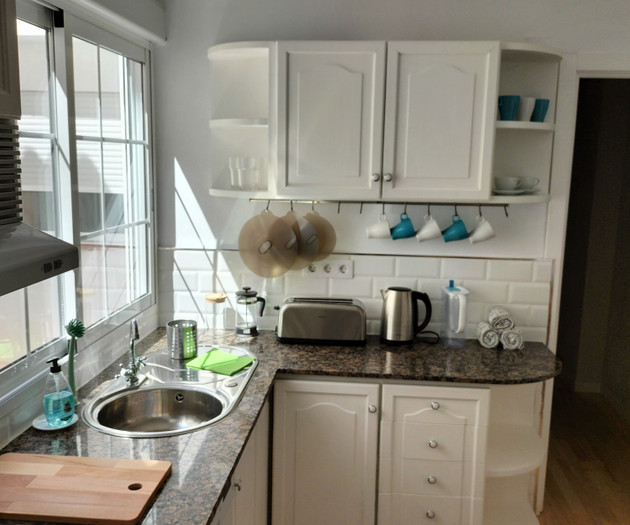 Bellea Room - Spacious, bright, over-sized closet