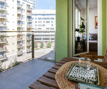 Sunny 1BDR with Balcony & Parking