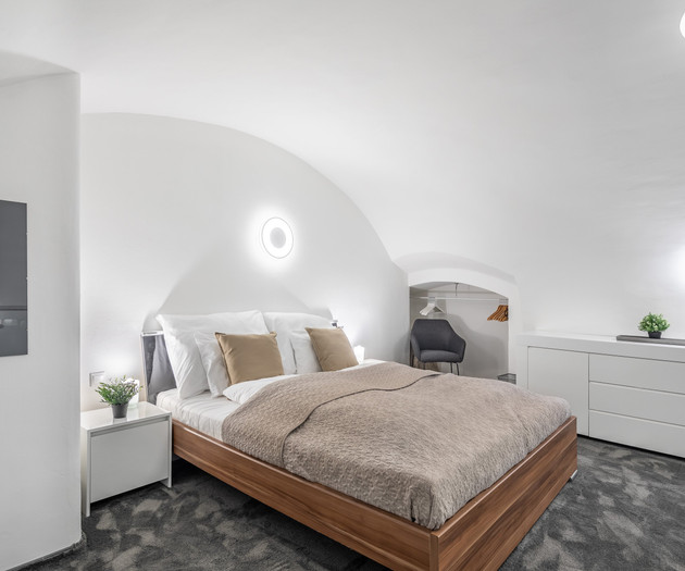 Peaceful Modern City Center Apartment