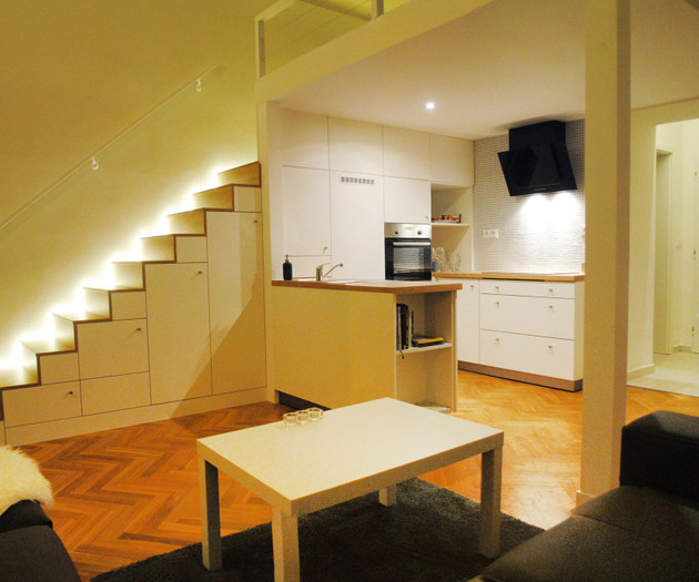 Apartment Centre in Style I.