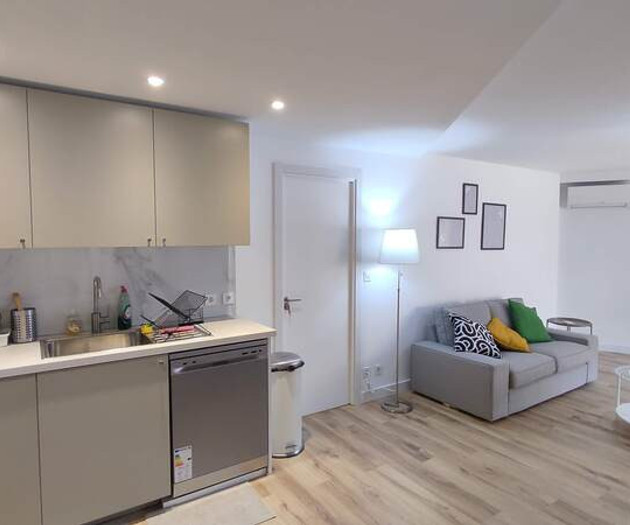 Double bedroom with private bathroom