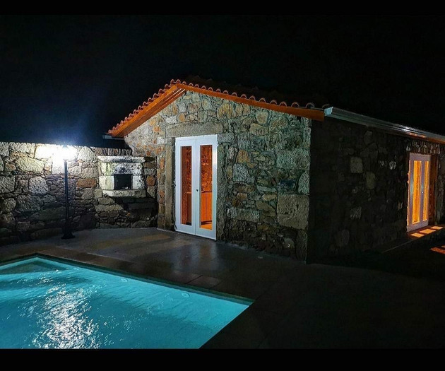 Luxury 5‑Bedroom Villa with Pool and Garden
